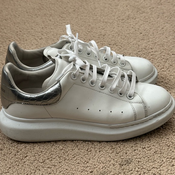 Men’s Alexander McQueen Sneakers 42D